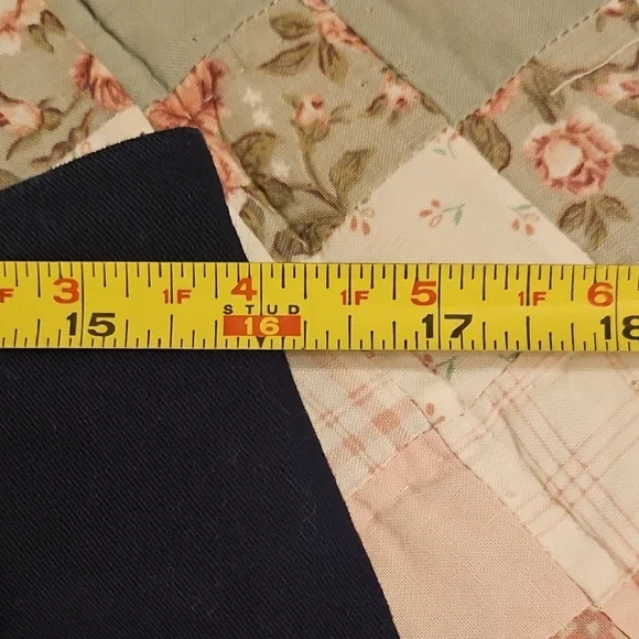 Briggs New York Black Straight Leg Capri -Floral embroidery - Picture 4 of 9